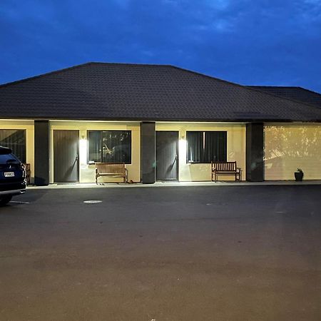 Kauri Court Motel Palmerston North Kültér fotó